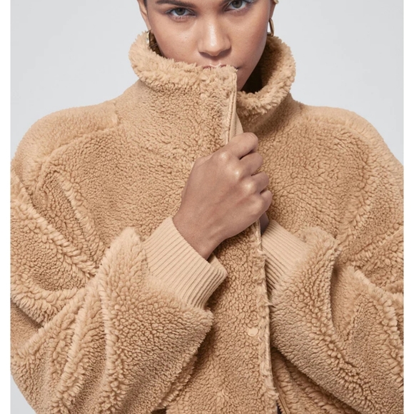 ALO Camel Faux Sherpa Snap Zip Closure Drop Shoulder Relaxed Fit Varsity Jacket - Picture 14 of 15